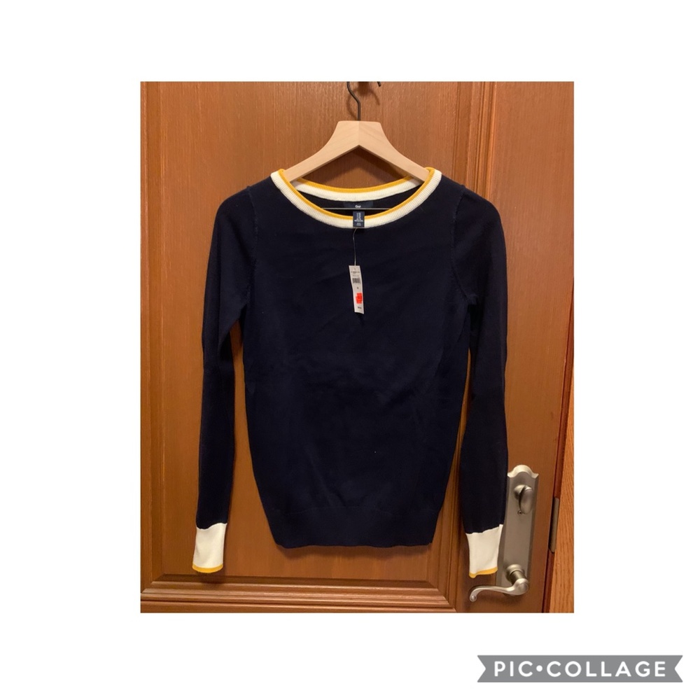 GAP Sweater